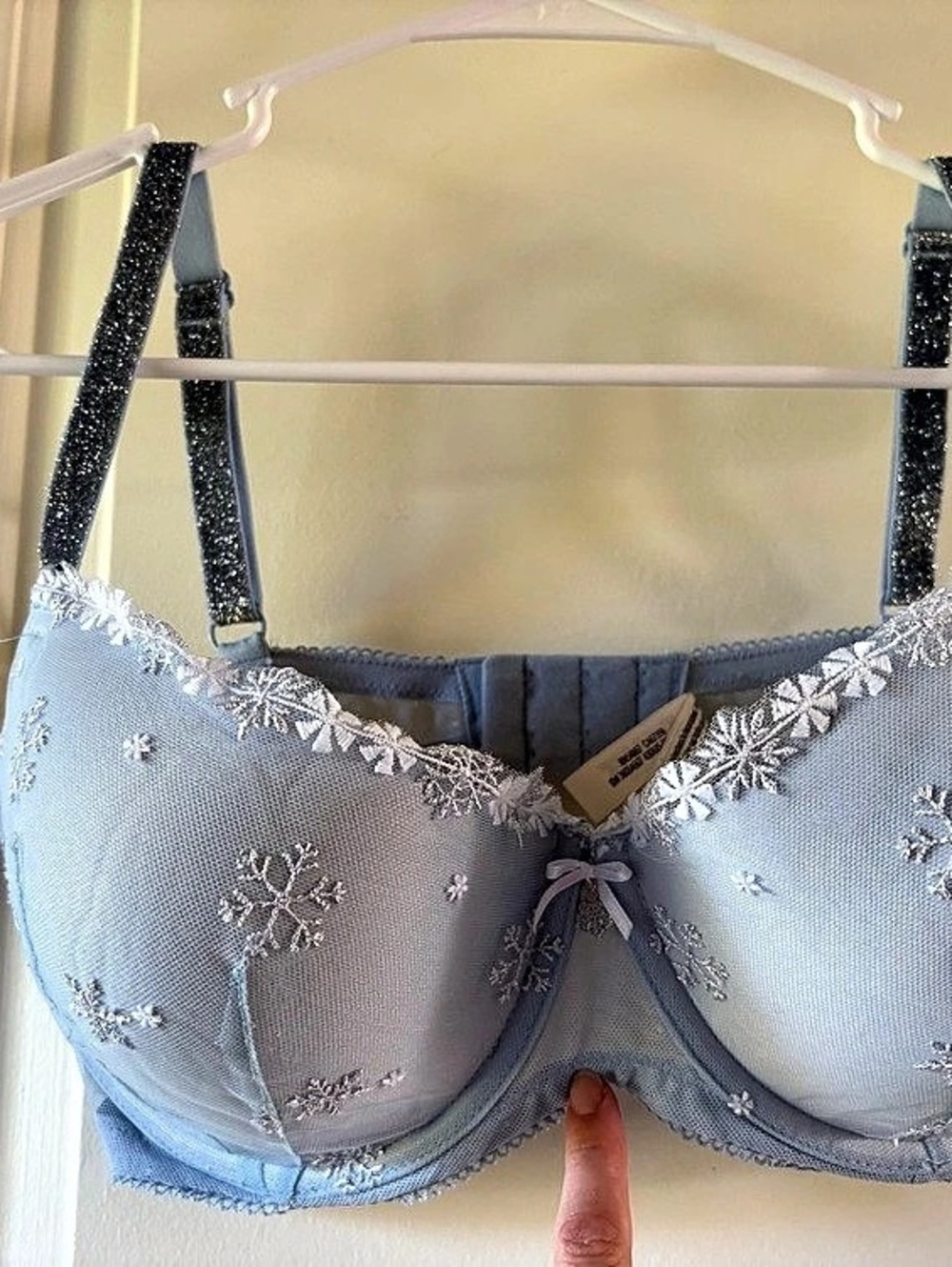 Victoria’s Secret PINK WINK Blue Snowflake Bra Size 34DDD Lightly Lined Balconet